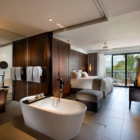 Hilton Fiji Beach Resort And Spa Denarau Island Exterior photo A guest room at the InterContinental Fiji